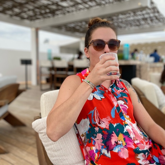 Meet your Posher, Korinne - Picture 1 of 1